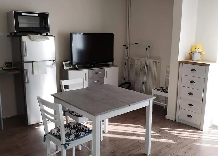 Dans Immeuble Tranquille *